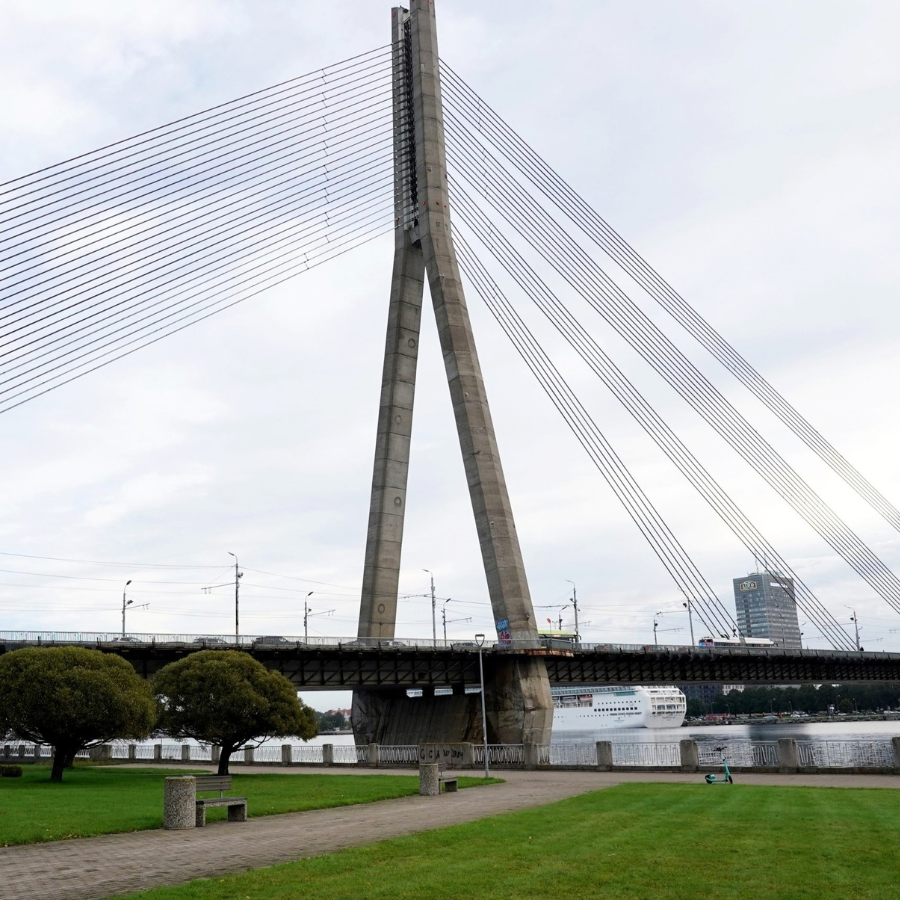 <p>Van&scaron;u tilta pārbūves laikā plāno uzstādīt pagaidu tiltu</p>