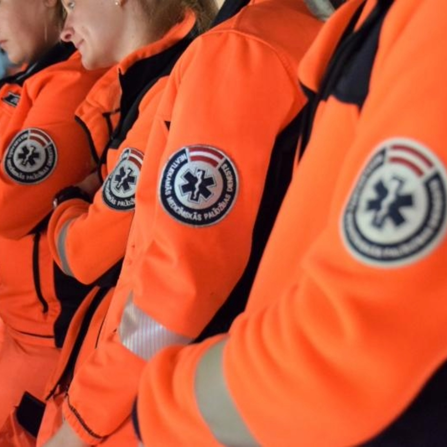 <p>Iebilst pret izdienas pensiju pārskatī&scaron;anu</p>