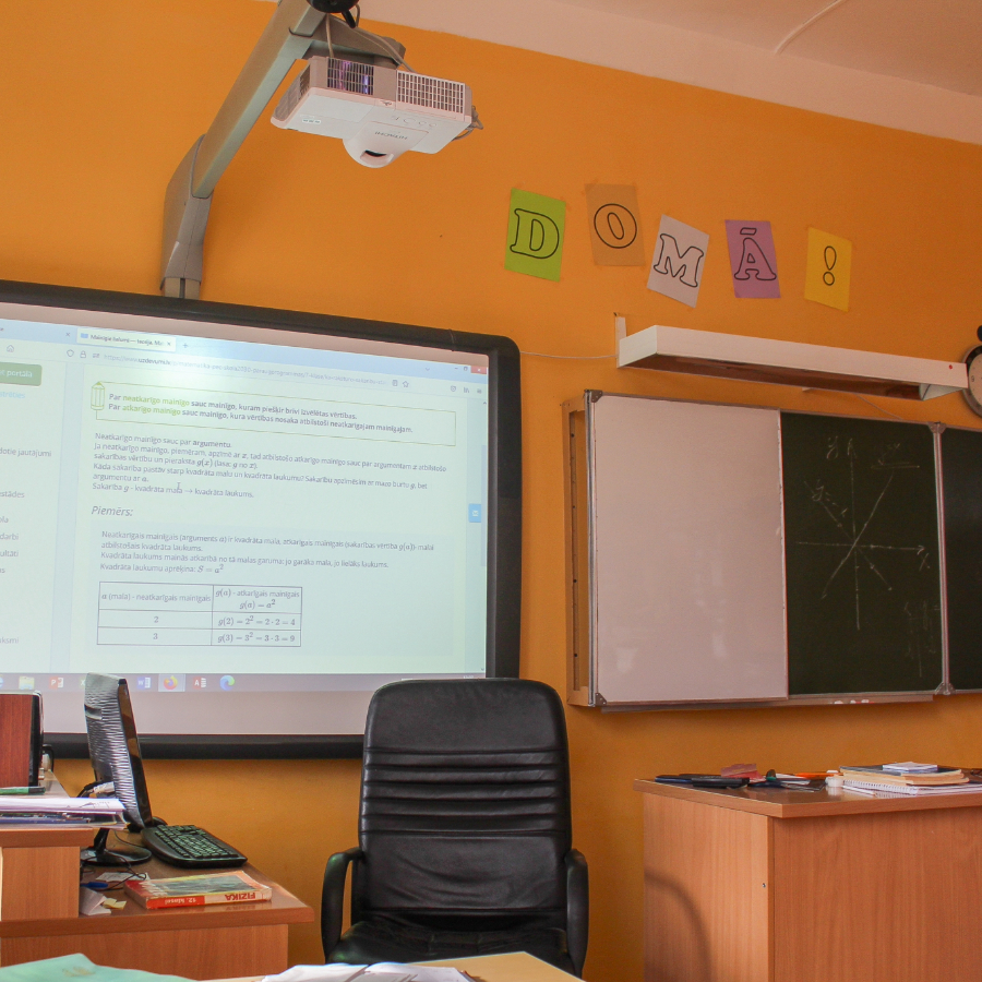 <p>Pērn konstatēts ap 4300 bērnu ārpus izglītības sistēmas</p>