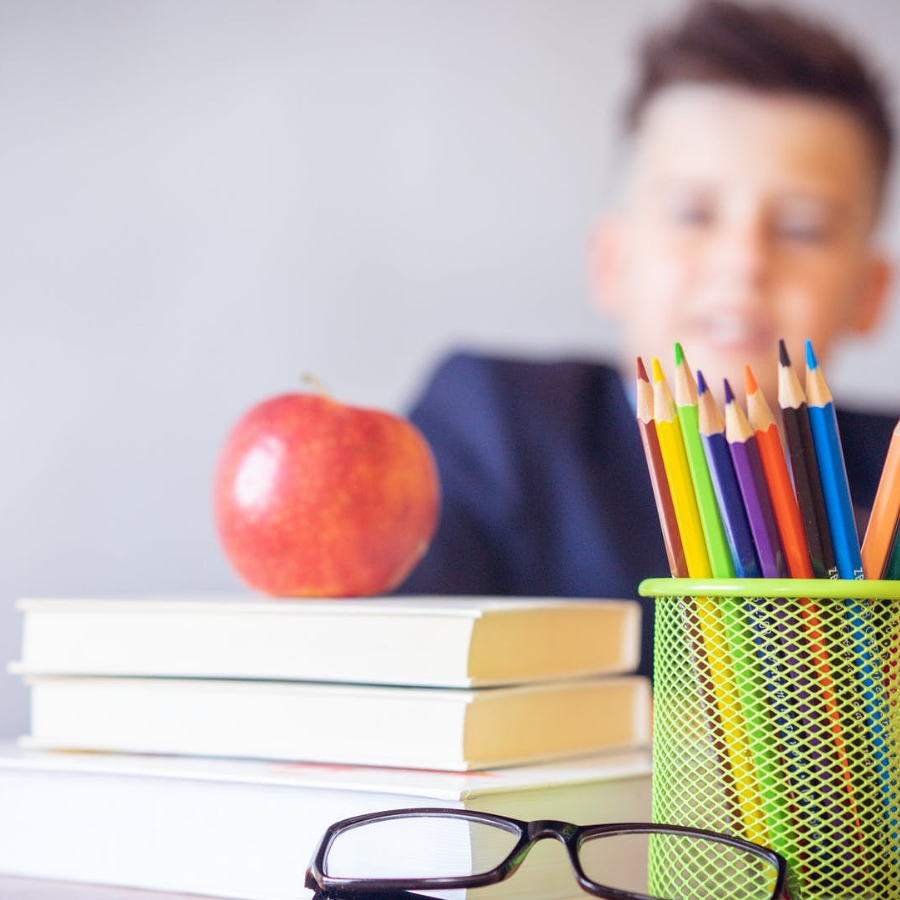 <p>Liepājā varēs pieteikties pabalstam mācību piederumu iegādei</p>