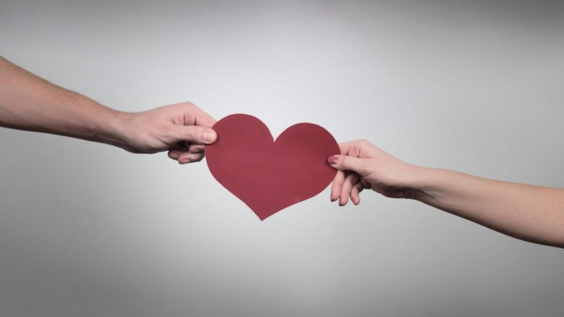 man-woman-couple-mood-heart-paper-love-feelings-hands-wallpaper-53cc3c95a2813